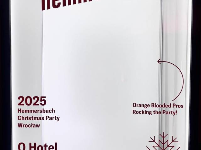 Gość jako okładka magazynu w Magazine PhotoBox we Wrocławiu